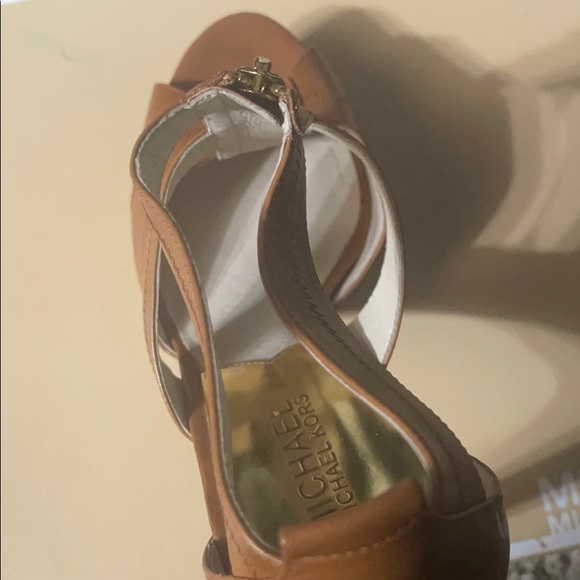 Mk shoes - Picture 2 of 4